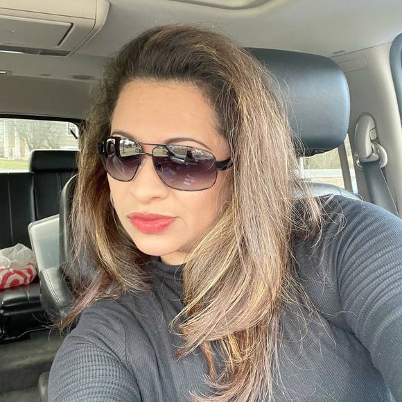 Meet your Posher, Melva - Picture 1 of 1